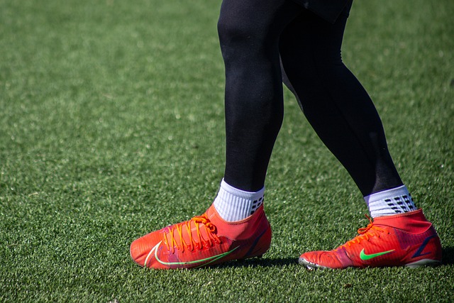 展现出对自 展现出对自